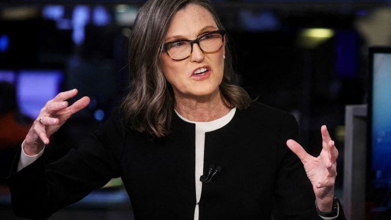 کتی وود اعلام کرد که کمبود بیت کوین می تواند سوخت 1.5 میلیون دلاری قیمت داشته باشد