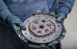 بهترین زمان تعویض دیسک و صفحه کلاچ خودرو