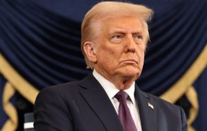 آکسیوس: او هنوز وارد کاخ سفید نشده اما عملا ریاست جمهوریاش آغاز شد آکسیوس: او هنوز وارد کاخ سفید نشده اما عملا ریاست جمهوریاش آغاز شد