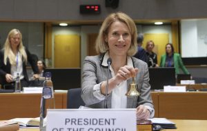 اتحادیه اروپا لغو تحریم‌های روسیه را رد کرد