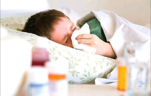 علائم ۲ بیماری مُسری شایع که باعث تب می‌شوند