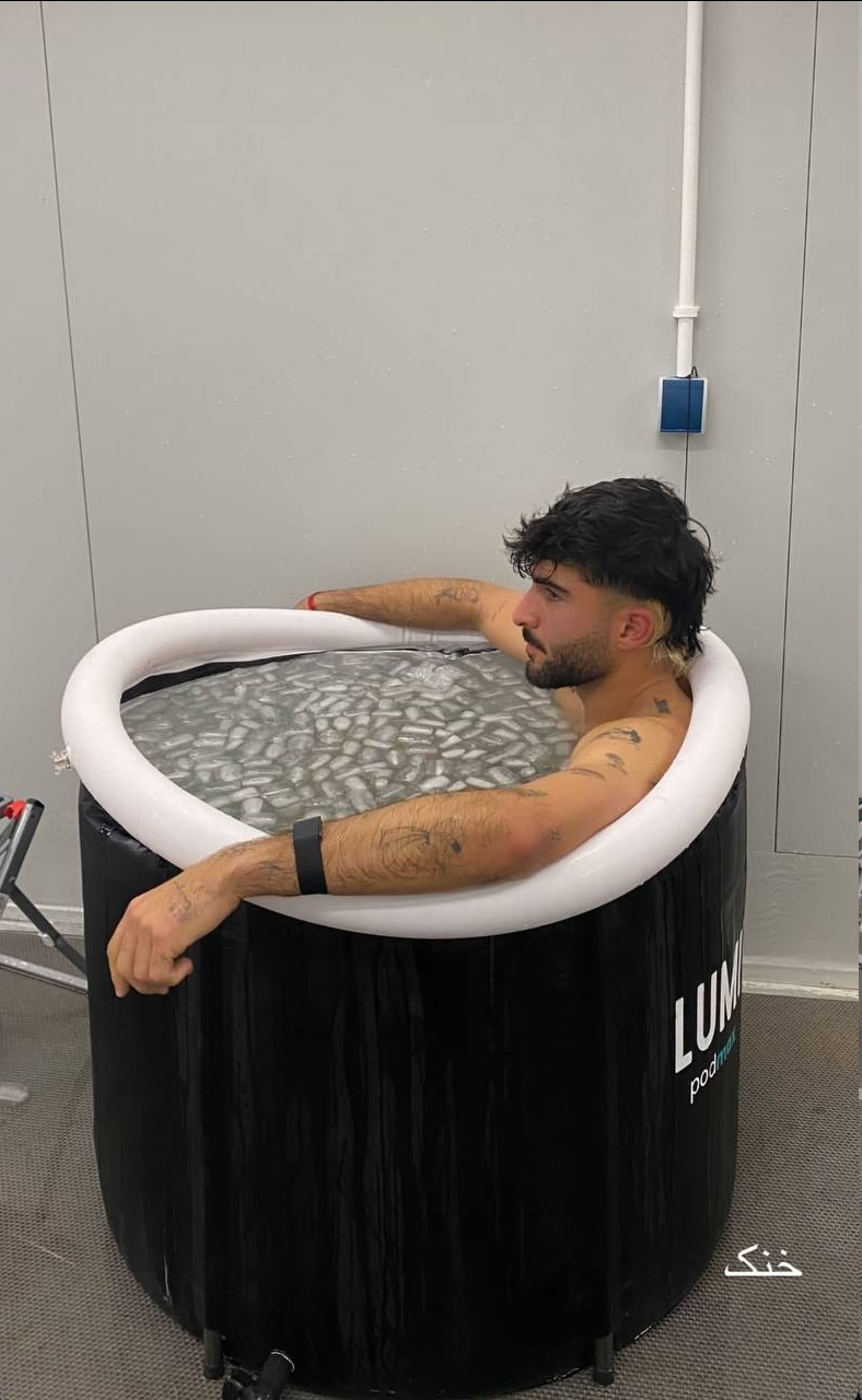 عکس| امیر عابدزاده به یاد علیرضا منصوریان!