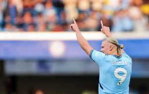 عکس | ژست خاص بچه غول در سرمای زیر صفر