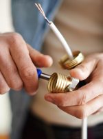 شیوه تعمیر لامپ: چطور لامپ را تعمیر کنیم؟