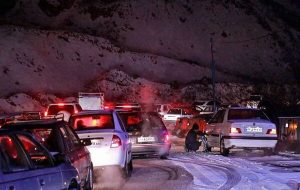 ترافیک شبانه در جاده برفی چالوس + فیلم