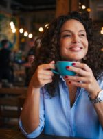 چطور تنهایی بهتری داشته باشیم؟ + ۸ راه برای لذت بردن از انجام کارها به تنهایی