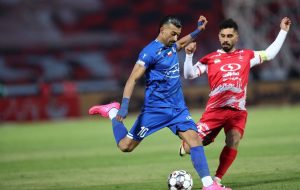 عکس | اشک‌های تلخ هوادار استقلال در آغوض رضاییان