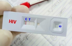 درمان «ایدز» رایگان است/ ویروس HIV قابل کنترل است به شرط درمان