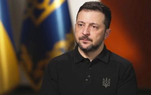 زلنسکی زیر میز زد؛به هیج توافقی تن نمی‌دهم/ پوتین جنگ علیه ناتو را آغاز خواهد کرد؛ کشور بعدی لهستان و لیتوانی است