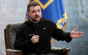زلنسکی: هیچ‌گونه گفت‌وگویی را بدون حضور اوکراین نمی‌پذیریم