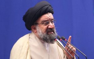 می‌خواهند کاری کنند که حجاب فراموش شود