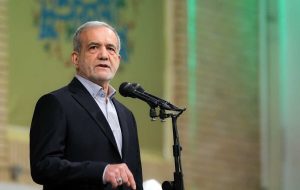 نباید در برابر تهدید دشمن جاخالی کنیم؛ این‌ها امتحان خداوند است!