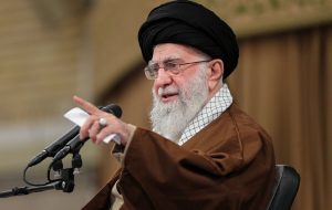 مبانی تمدن غربی مخالف مبانی اسلام است و نمیتوانیم پیرو آن باشیم مبانی تمدن غربی مخالف مبانی اسلام است و نمیتوانیم پیرو آن باشیم