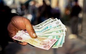 دلار، ۱۰۰ هزار تومانی می‌شود؟