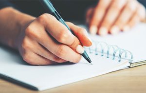 نحوه نوشتن اهداف در قانون جذب: راهنمای گام‌به‌گام برای رسیدن به خواسته‌ها