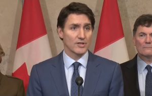 Trudeau: کانادایی ها از دعوا عقب نمی روند