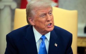 ترامپ: هیچ بخشی از خاک اوکراین را به پوتین نمی‌دهم