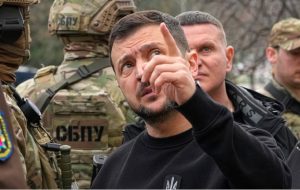 تلگراف: زلنسکی برای نجات کشورش باید کنار برود