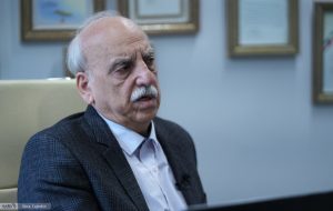 روایت حسین عبده تبریزی از دلایل وجود ناترازی انرژی/ بنزین و گاز را ارزان فروختیم؛ پول نفت را هم بیجا خرج کردیم