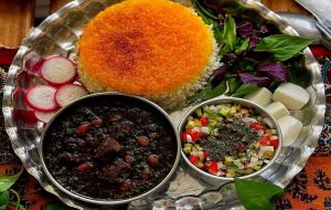 غذای افطاری مجلسی (16 پیش غذا، غذای اصلی، دسر و نوشیدنی مهمانی)