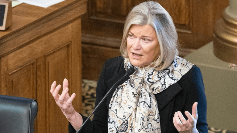 مدافع بیت کوین لومیس نسبت به تصویب نزدیک مدت برای برنامه ذخیره رمزنگاری ترامپ شکاک شکاک است