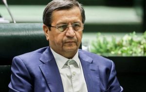 پشت سر بورس ایستاده‌ام/ کمک می‌کنم تا بازار سرمایه منبع تامین مالی شود/ تلاش وزارت اقتصاد این است که به بازار سرمایه لطمه وارد نشود/ در بودجه امسال، قانونی برای بازماندگان سهام عدالت نداریم + ویدئو