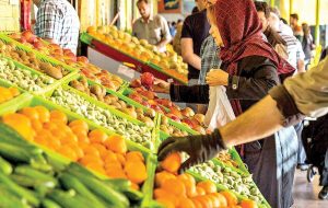 حرکت جالب میوه فروش قمی در میان جنگ ایران و اسرائیل + عکس حرکت جالب میوه فروش قمی در میان جنگ ایران و اسرائیل + عکس