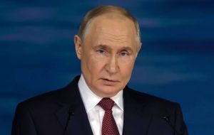 تجارت بریکس از 1 تریلیون دلار پیشی می گیرد زیرا پوتین نقش جهانی را برجسته می کند