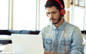 نکات و استراتژی هایی برای مؤلفه گوش دادن به آزمون CELPIP شما