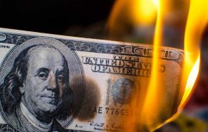 دلار آمریکا با تست استرس تاریخی روبرو است زیرا هشدار شدید در مورد شکنندگی جهانی است