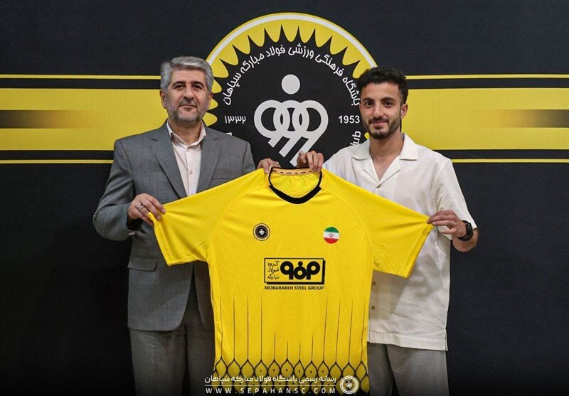 عکس | رونمایی از چهارمین خرید تابستانی سپاهان