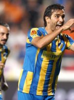 عکس | هافبک سابق چلسی در راه استقلال!