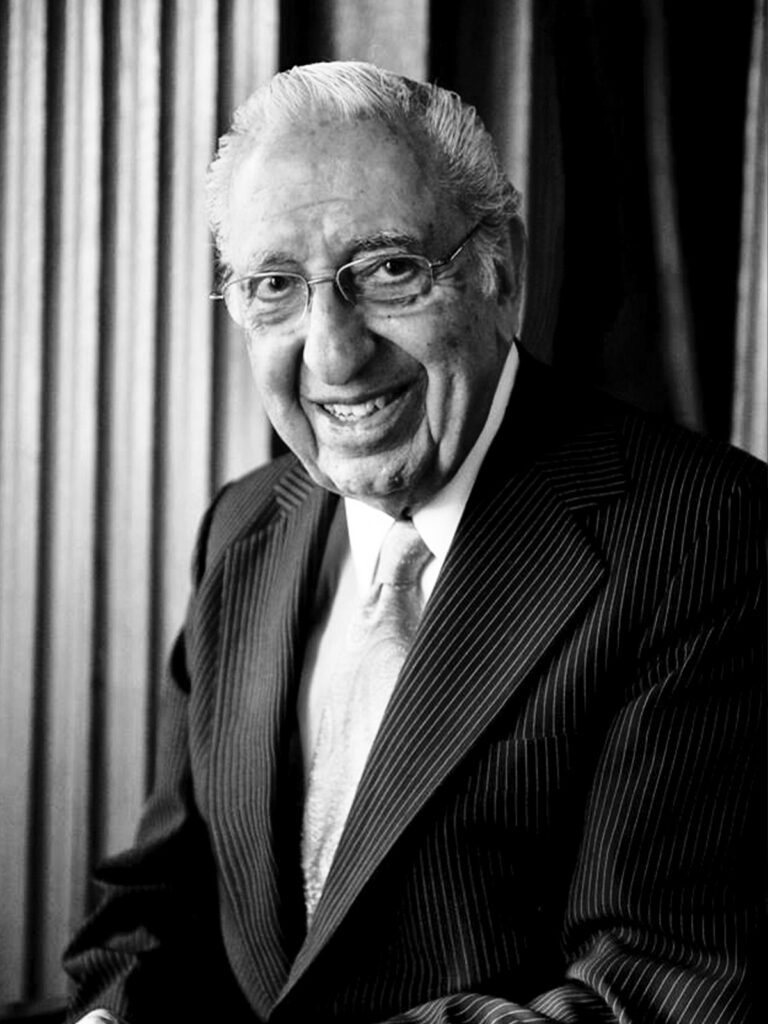 هوشنگ سیحون در سنین پیری