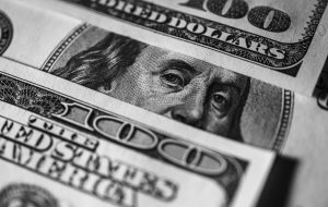 دلار آمریکا ممکن است به عنوان مقررات stablecoin تغییر شکل مالی جهانی تضعیف شود