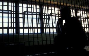 توسعه دهنده اصلی بیت کوین در السالوادور به اتهام نامیده شدن همسایه “احمق” دستگیر شد