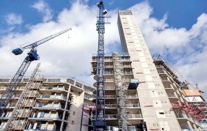 ساخت‌وساز مسکن در غیاب کارگران افغانستانی/ تدبیر دولت برای تامین نیروی کار کارگاه‌های ساختمانی چیست؟