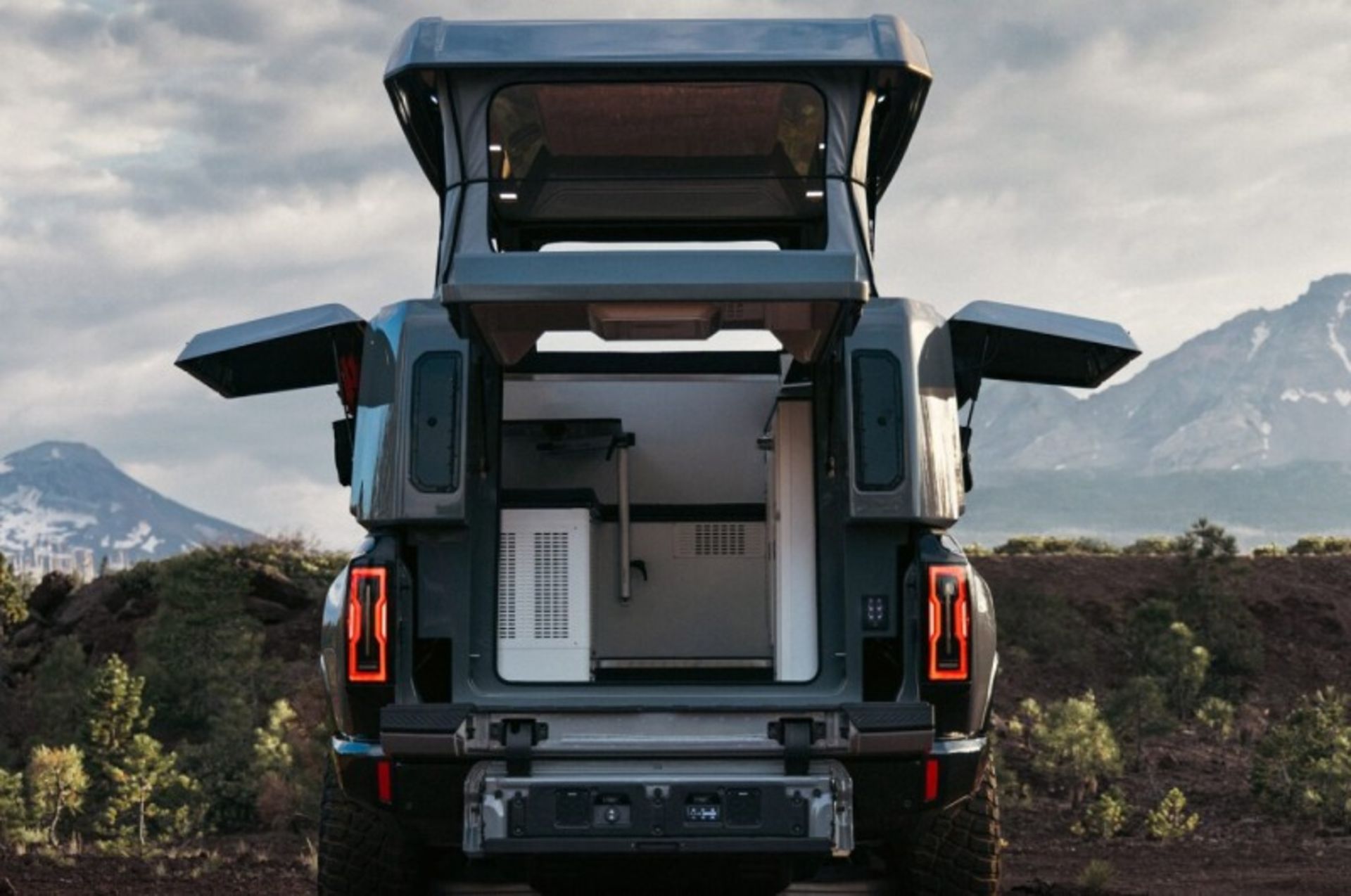 بخش های مختلف خودروی کمپر هامر