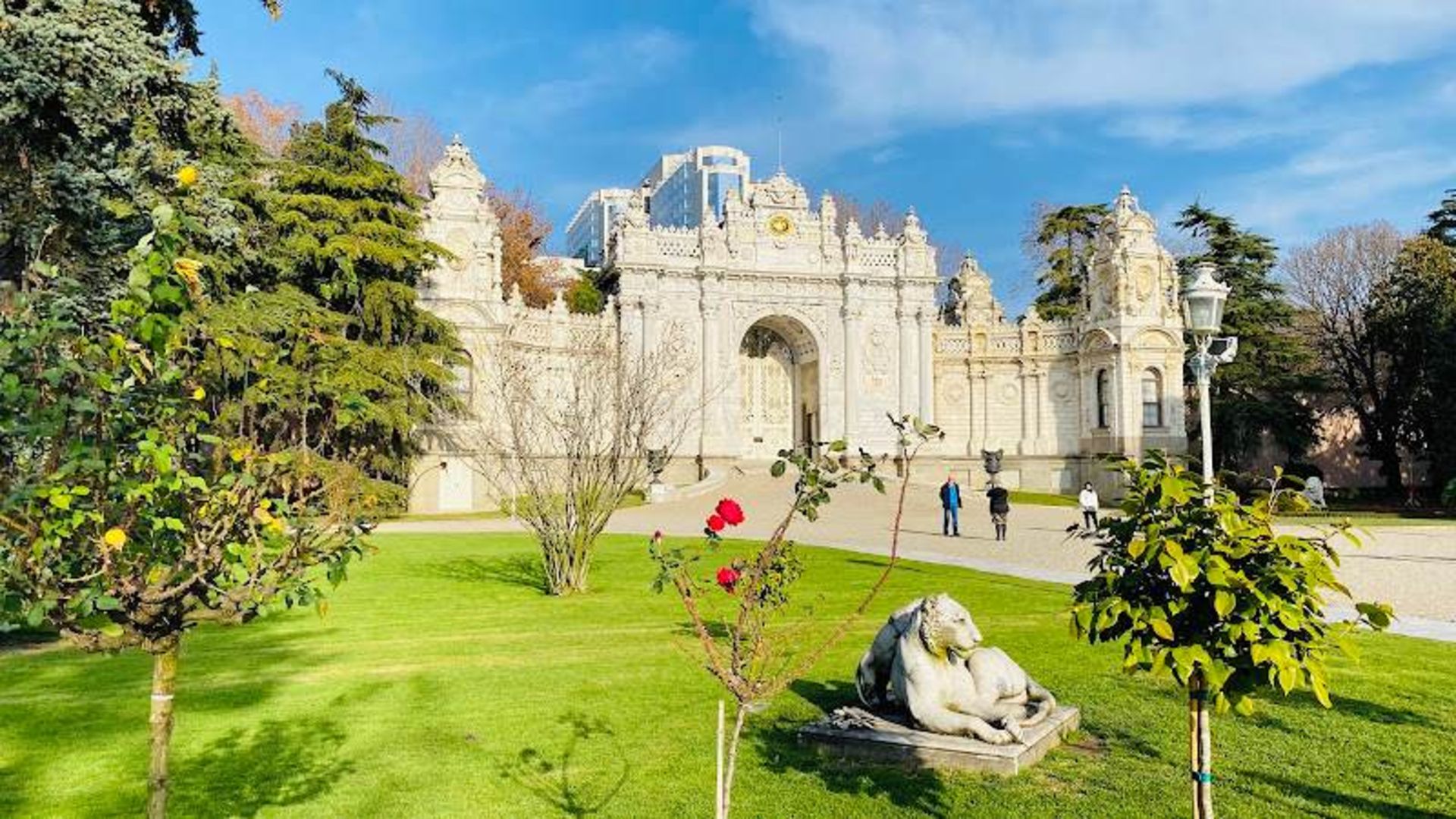 ورودی کاخی تاریخی در ترکیه