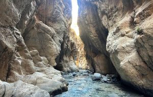 راهنمای سفر یک روزه به دره زمان