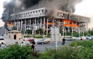 اینجا ایران است، زخم‌خورده، ولی پابرجا