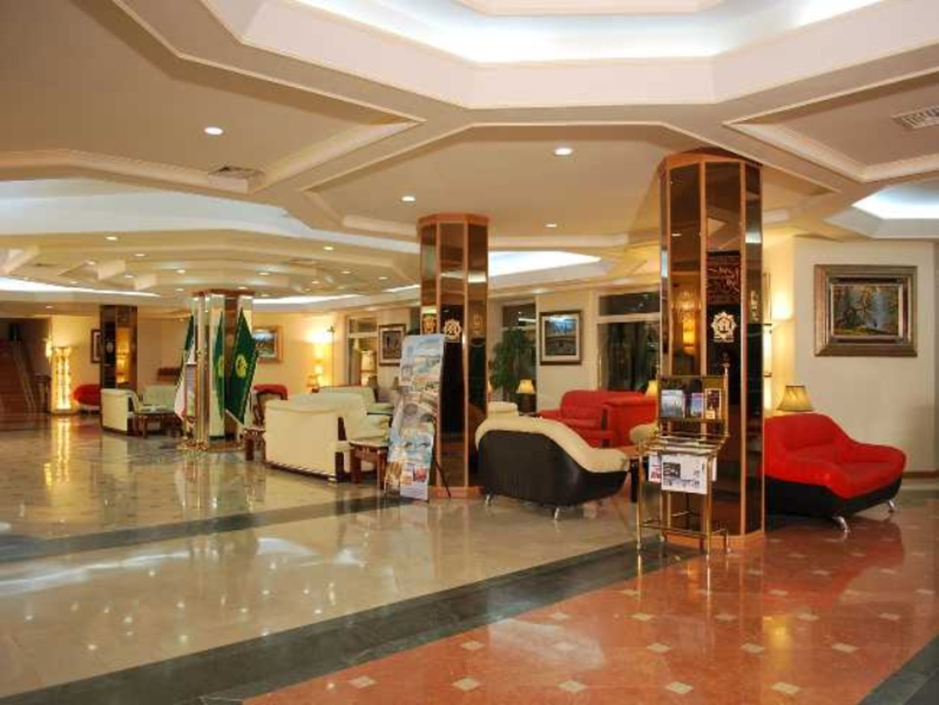 دکوراسیون لابی هتل قصرالضیافه