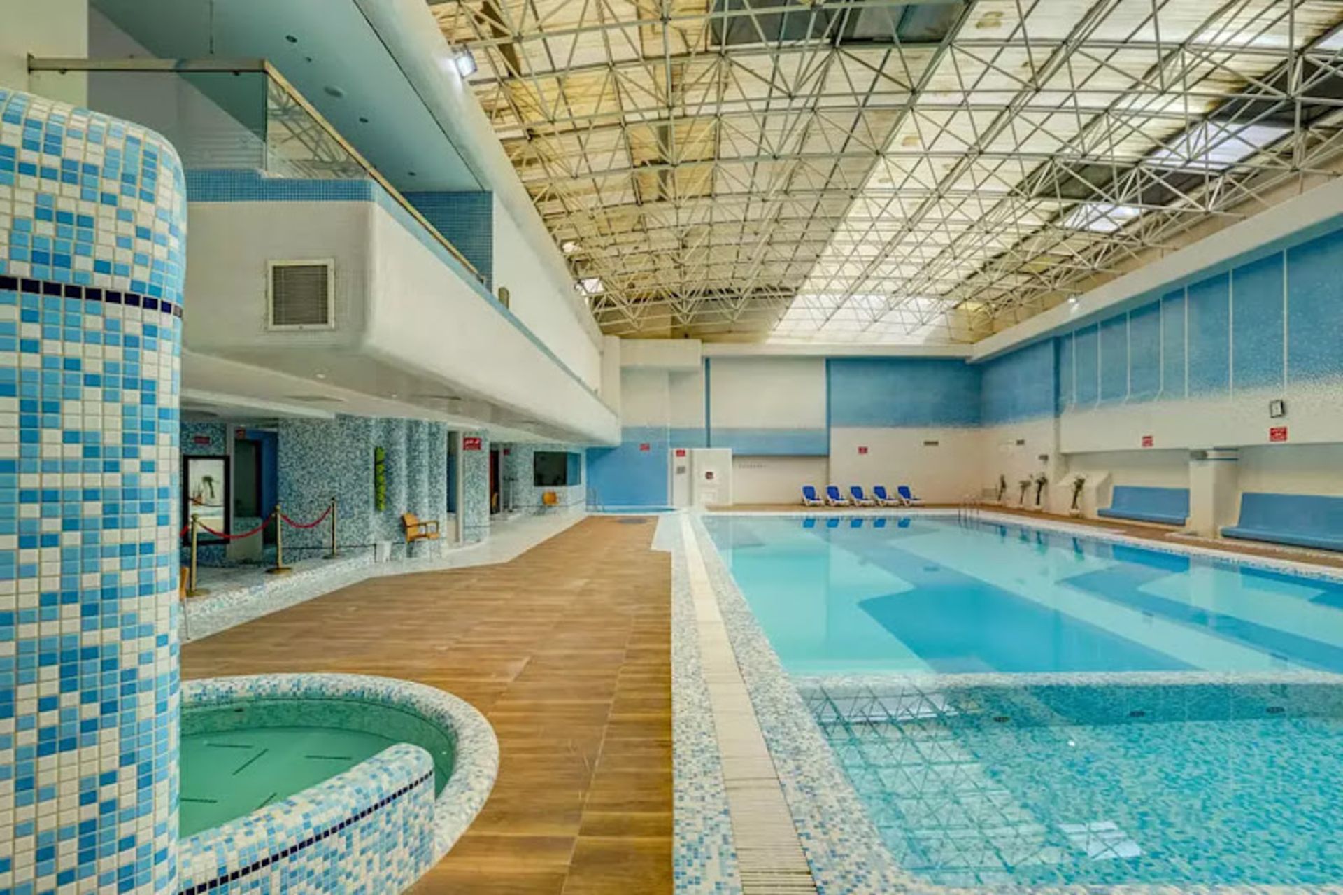 مجموعه آبی هتل سی نور مشهد