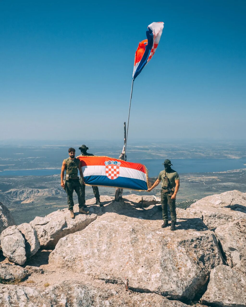 عکس | ستاره منچسترسیتی در میدان جنگ؛ تعطیلاتی به سبک کماندوها!