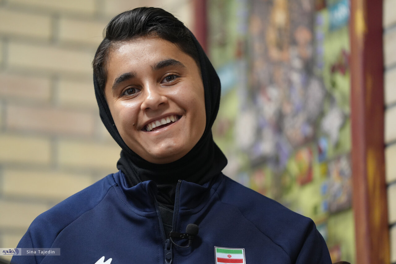 همه دختران آرزوی بازی در ورزشگاه آزادی را دارند/استقلالی هستم ولی اولویتم همیشه خاتون بم است