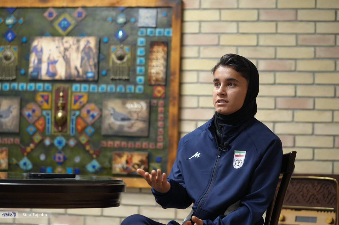 همه دختران آرزوی بازی در ورزشگاه آزادی را دارند/استقلالی هستم ولی اولویتم همیشه خاتون بم است