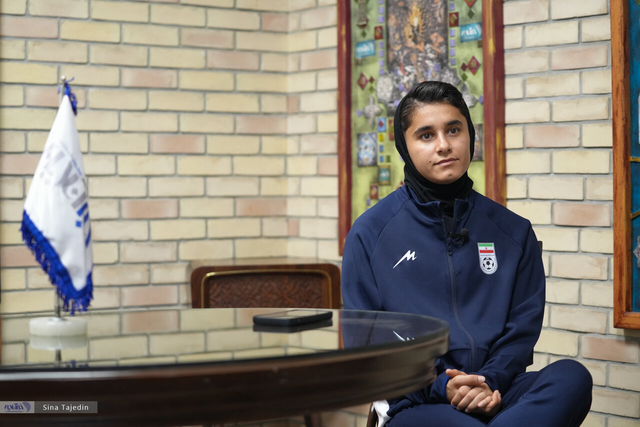 همه دختران آرزوی بازی در ورزشگاه آزادی را دارند/استقلالی هستم ولی اولویتم همیشه خاتون بم است