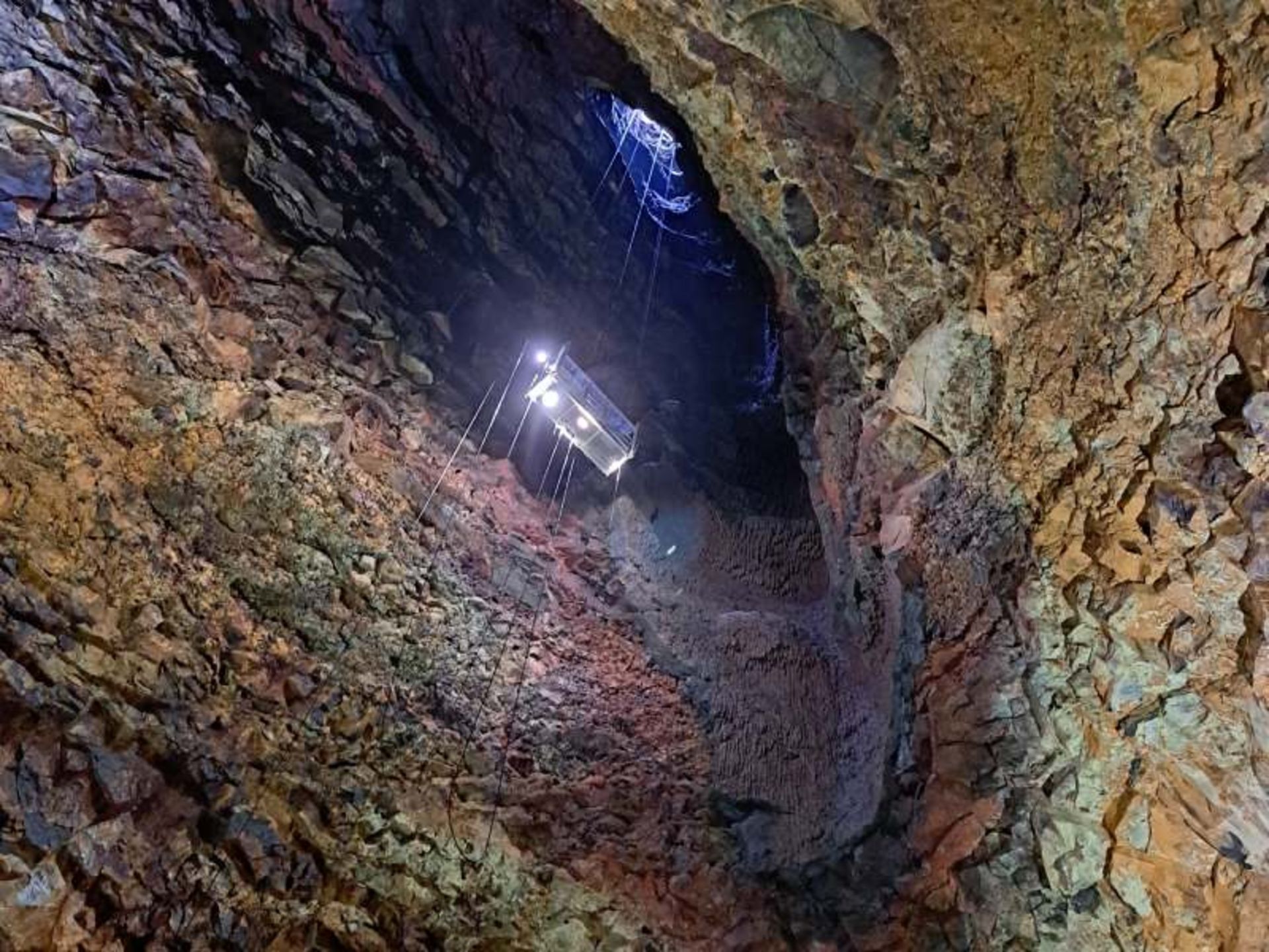 درون آتشفشان تریناکاگیگور ایسلند