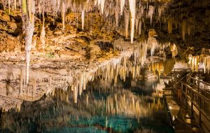 سفر به اعماق زمین؛ با ۱۰ مکان زیرزمینی خارق‌العاده جهان آشنا شوید