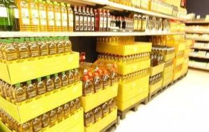 انتقاد روزنامه اصولگرا از انجام واردات روغن توسط گروه «مدلل»