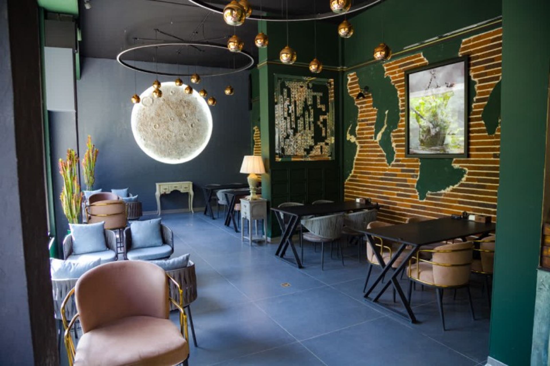 دکور فضای بسته کافه لازارو